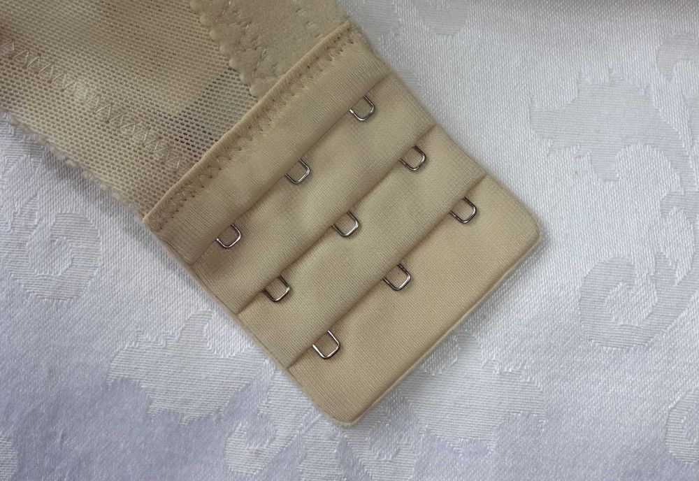 TRIUMPH Doreen biustonosz cielisty beżowy ivory OKAZJA jak nowy 100G