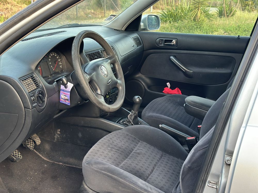 Vw Golf 1.4i com 2 registos