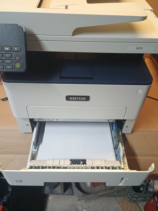 Xerox b225 drukarka laserowa OPIS