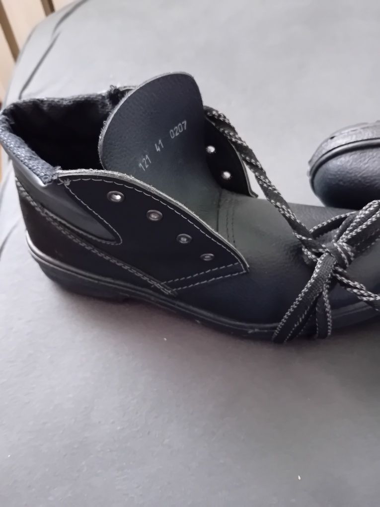 Buty robocze męskie.