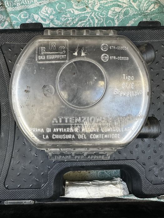 Продам кришку б/у в гарному стані