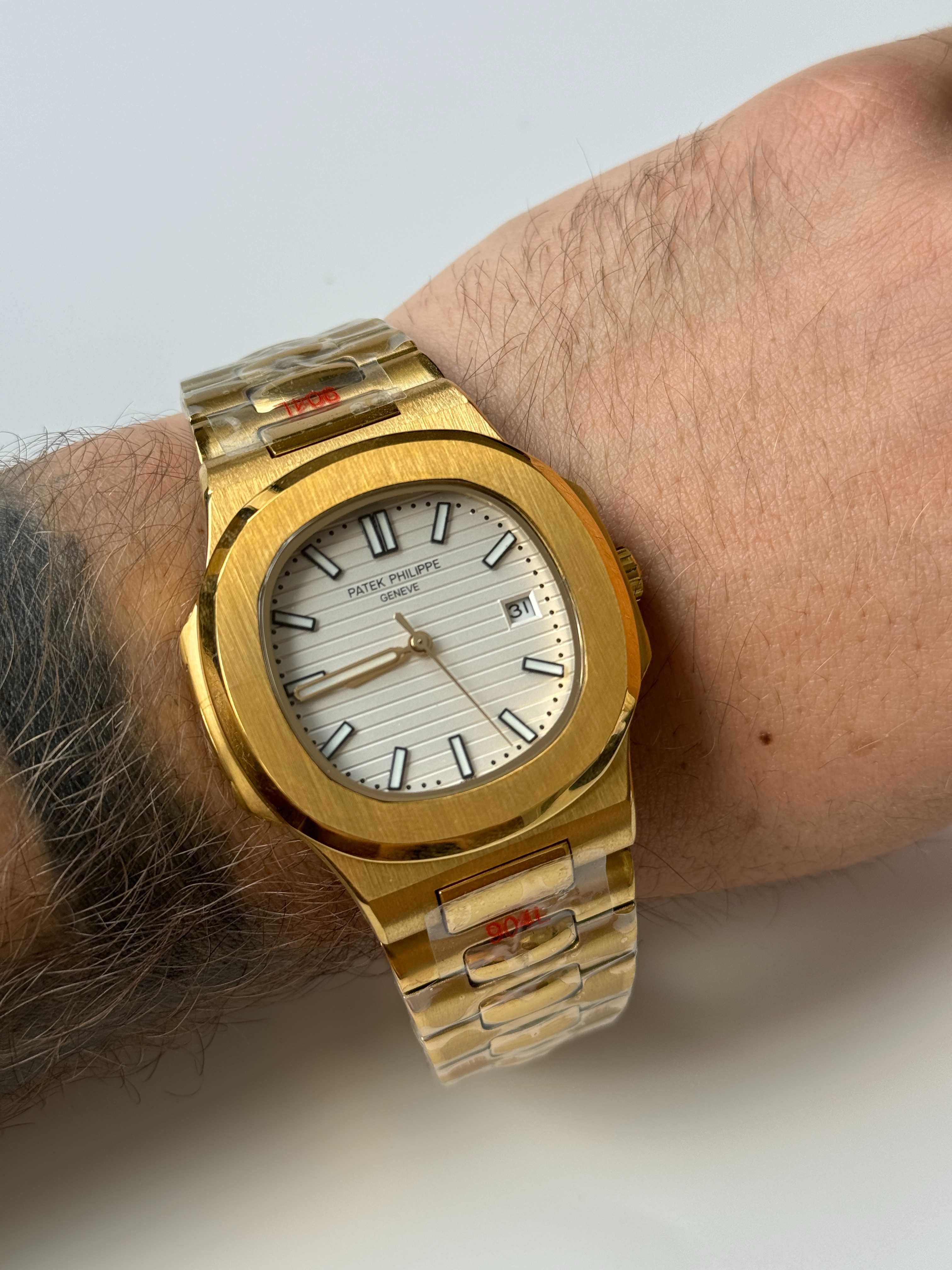 Zegarek Patek Nautilus gold/white