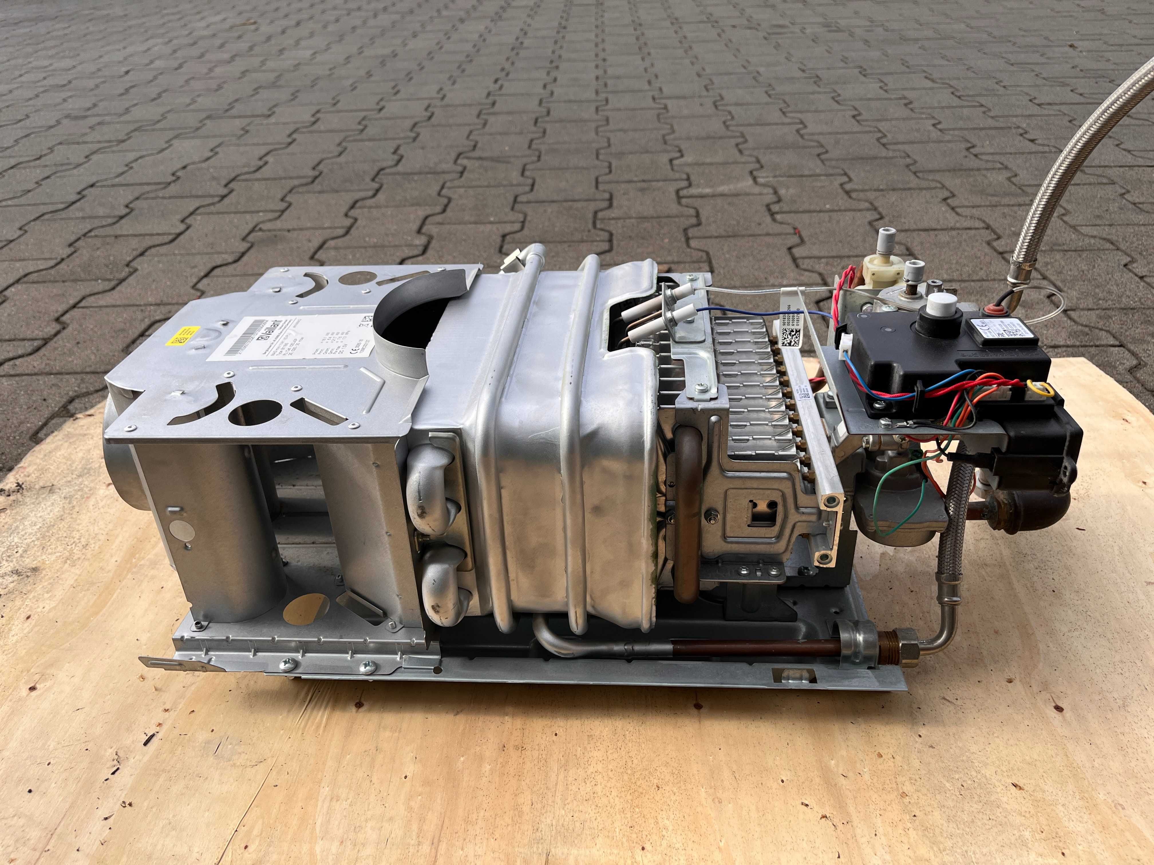Piecyk gazowy podgrzewacz wody Vaillant Atmomag Mini 114/1 6,4-18,1kW