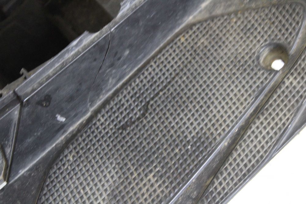 Yamaha aerox 50 plastik podłoga
