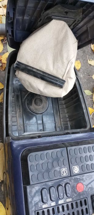 Продам б/у пылесос в хорошем рабочем состоянии