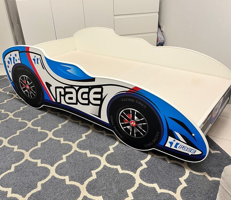 Cama infantil em forma de carro Race