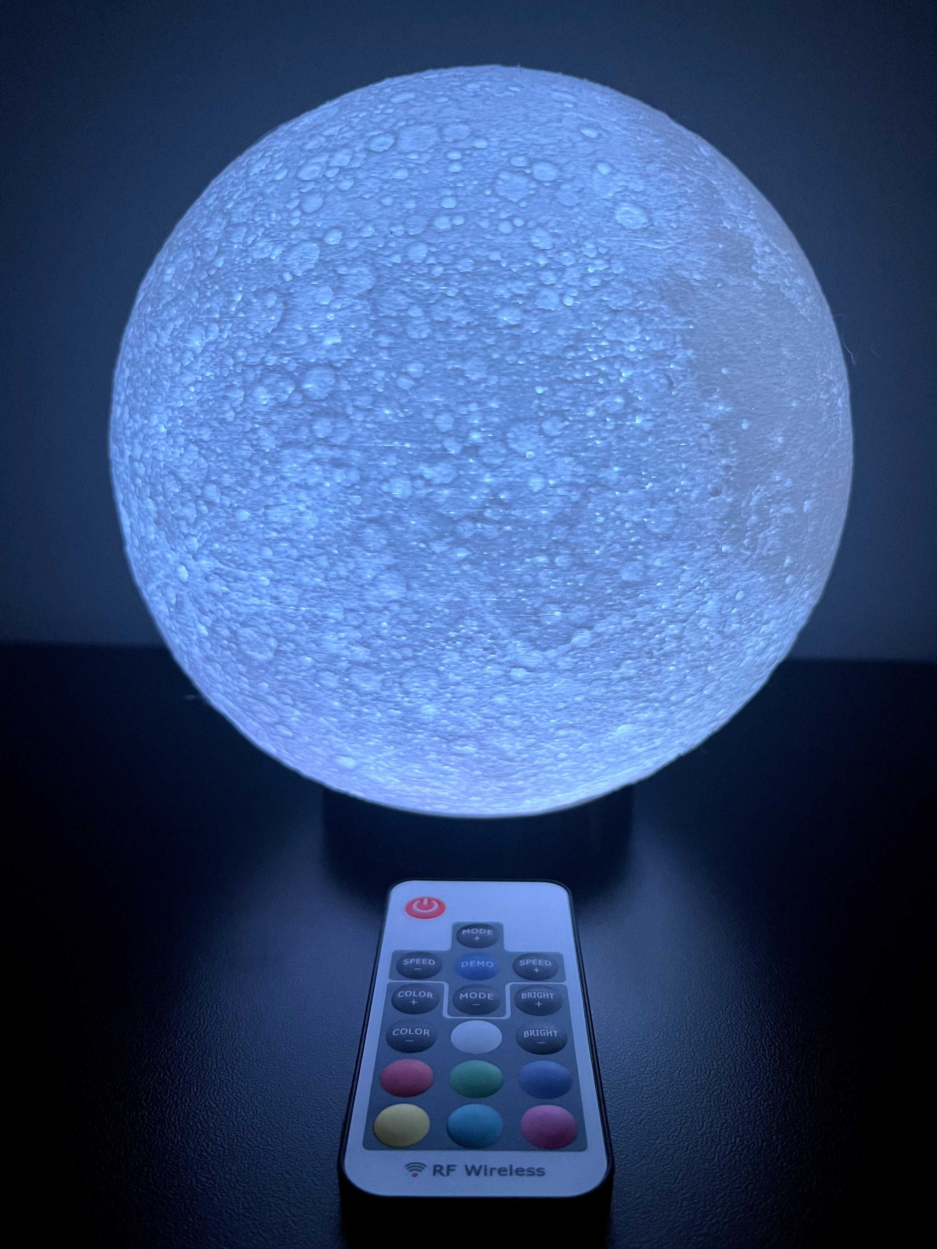 Lampa Księżyc USB, z pilotem, barwy światła RGB, średnica 17,5 cm