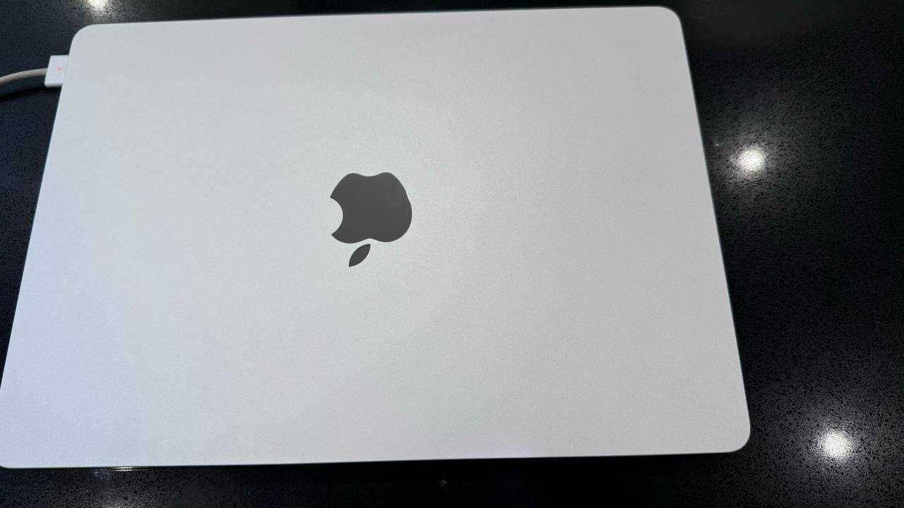 Ноутбук Apple MacBook Air 13.6'' M2 8-Core GPU 256Gb A2681 Silver Б\В