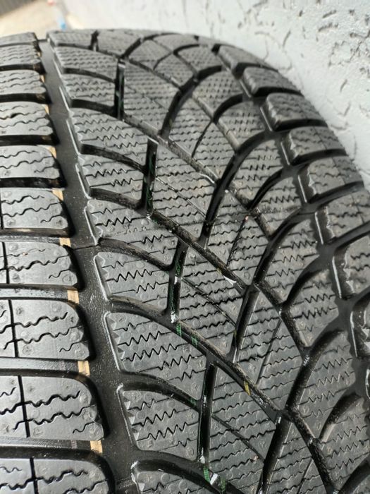Комплект зимових шин Dunlup Winter Sport 3D 255/40 R19