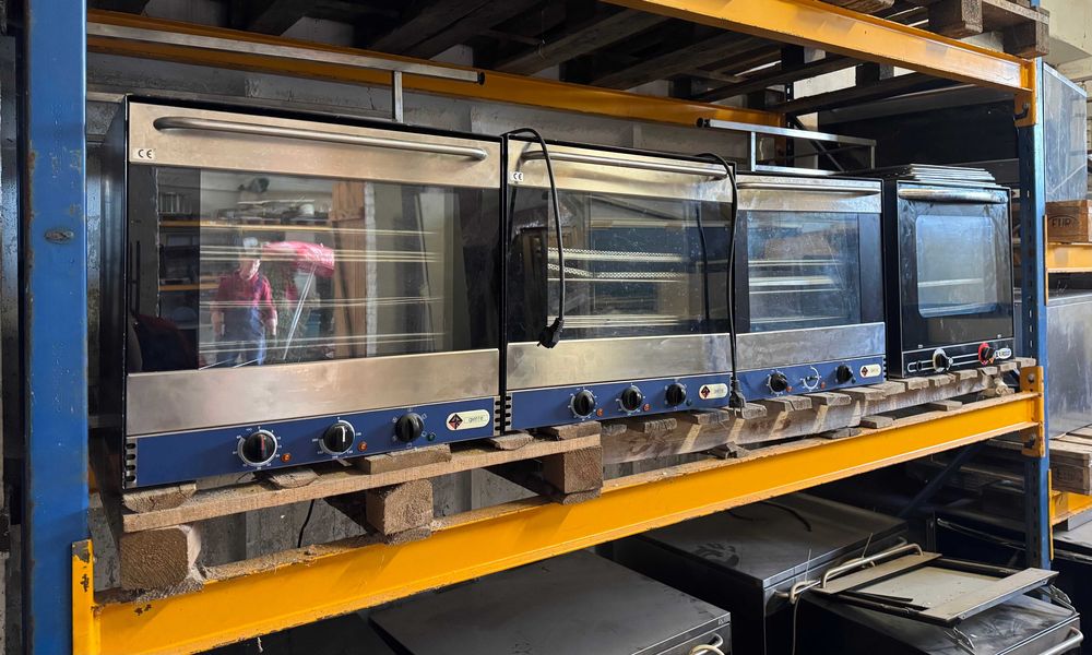 Piec konwekcyjny Gierre BRG 200, 2700 W, 230V, wymiary: 600x585x565