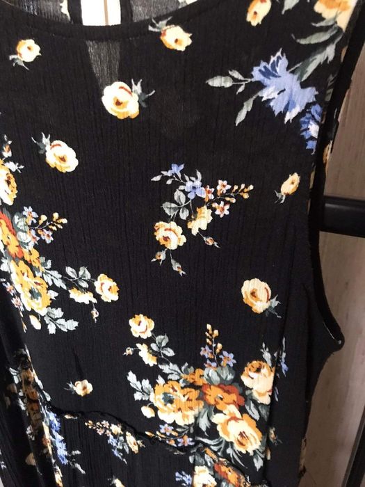 Vestido flores midi Stradivarius