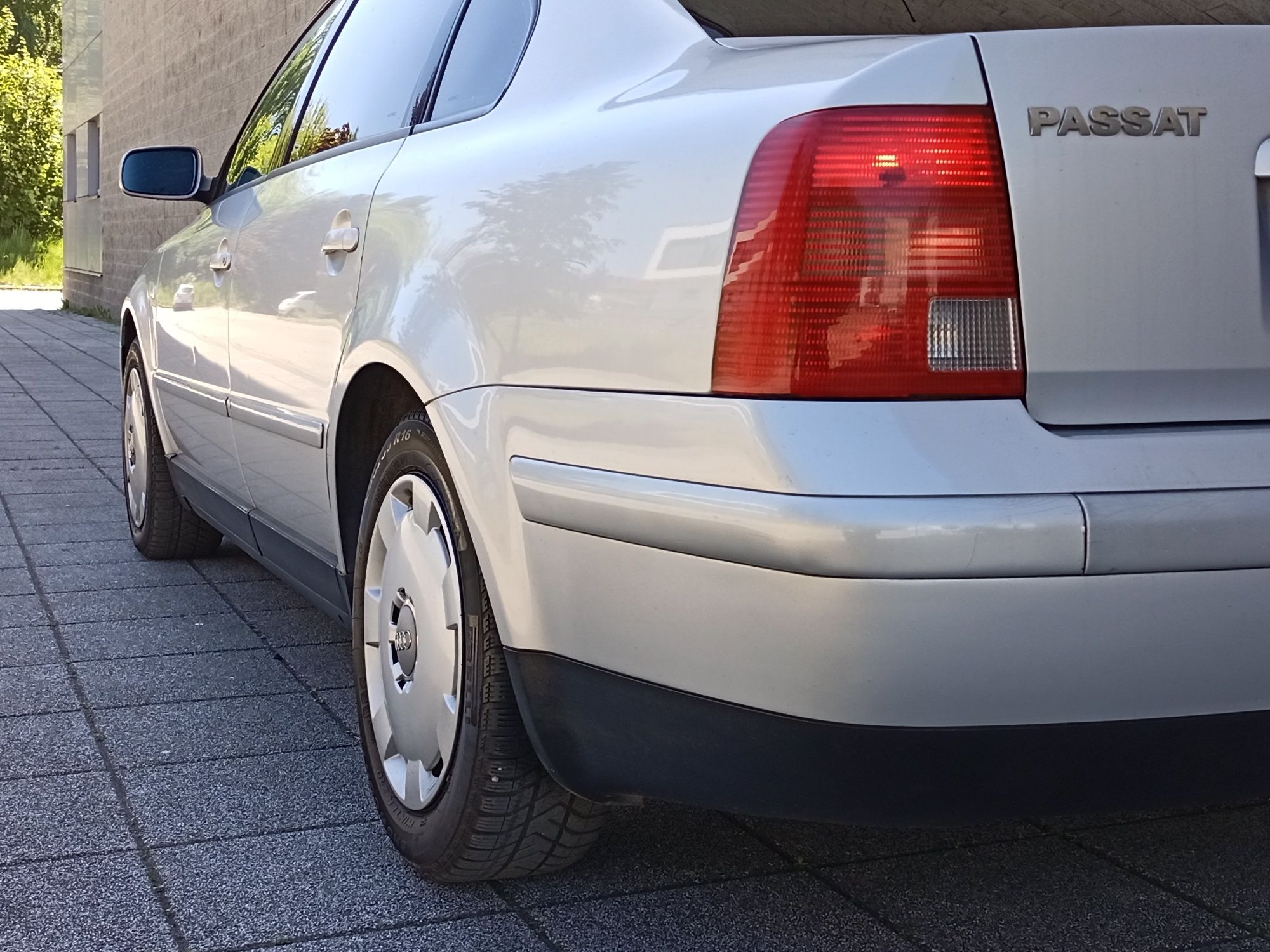 Super Stan Volkswagen Passat 1.8T 150KM 255tyś.km Alkantara Fajny stan