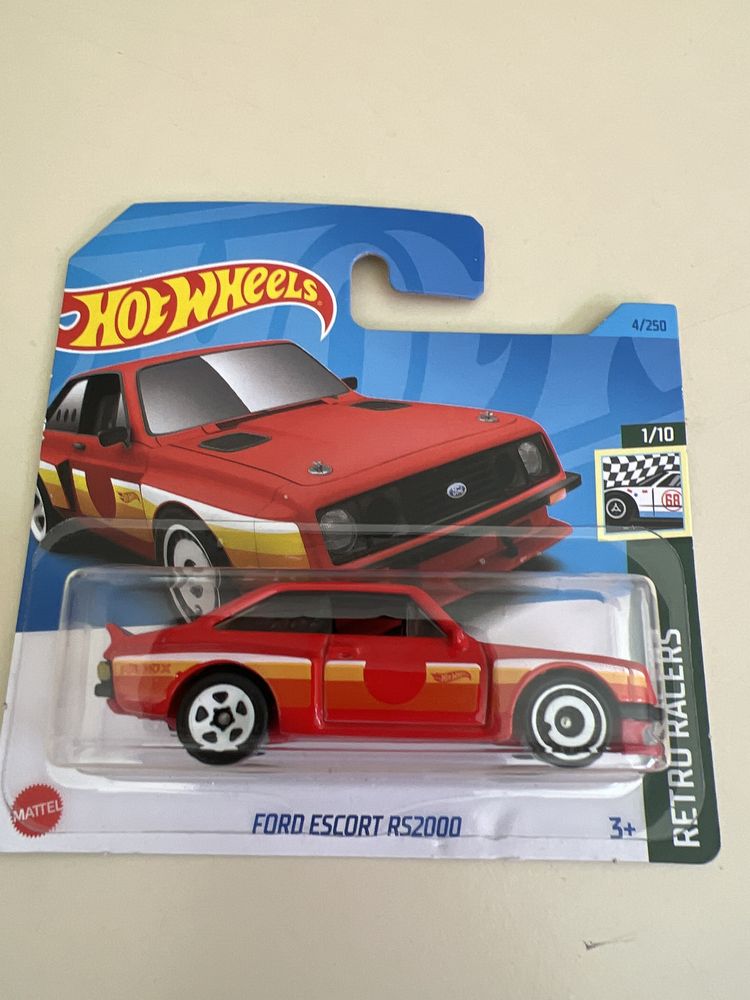 Hot Wheels Ford Escort Rs2000 czerwony