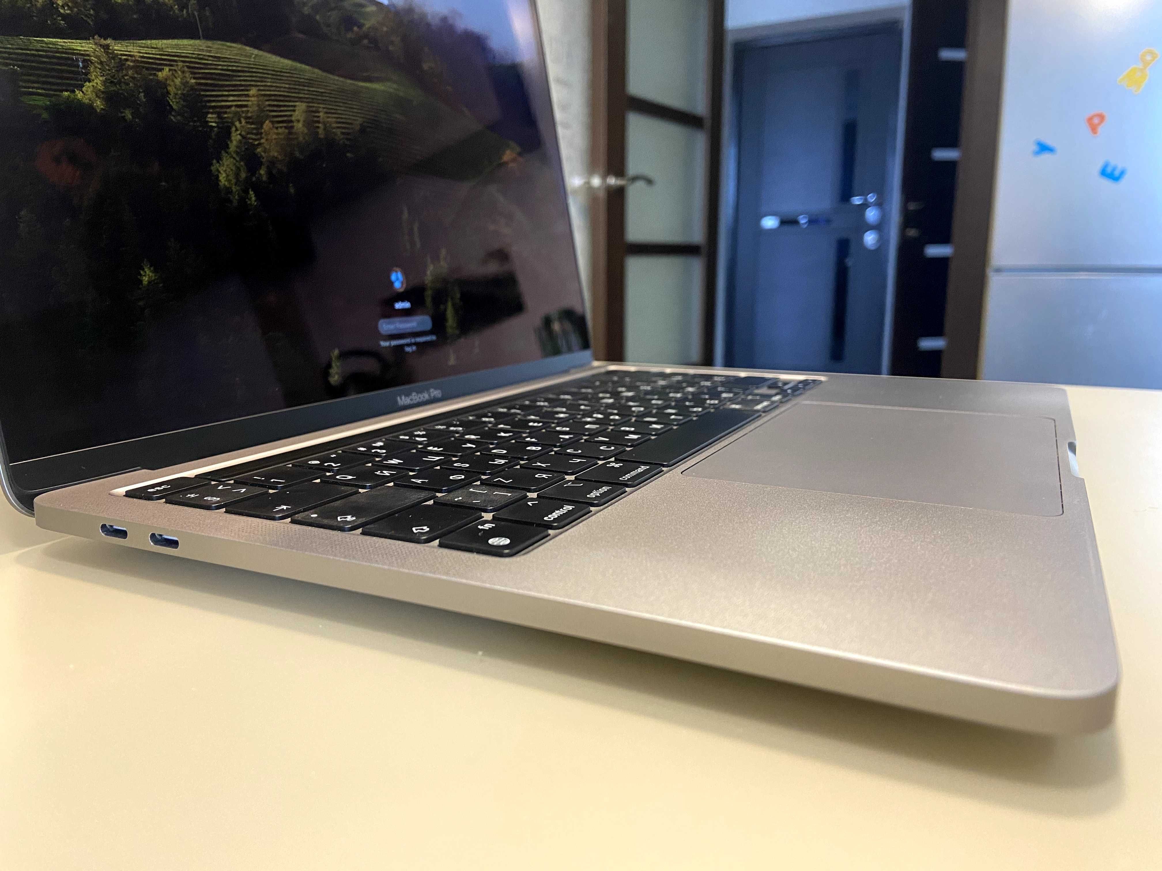 MacBook Pro 13 2020 M1 16/256 Space Gray