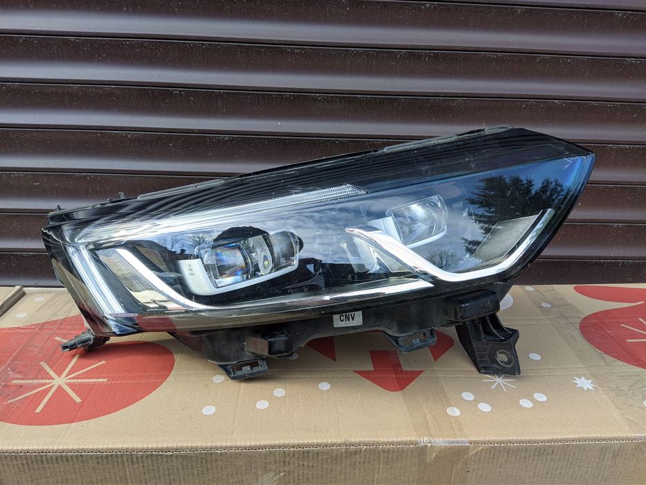 Продам фару на Renault Koleos 2 (Samsung QM6) 2016-2020