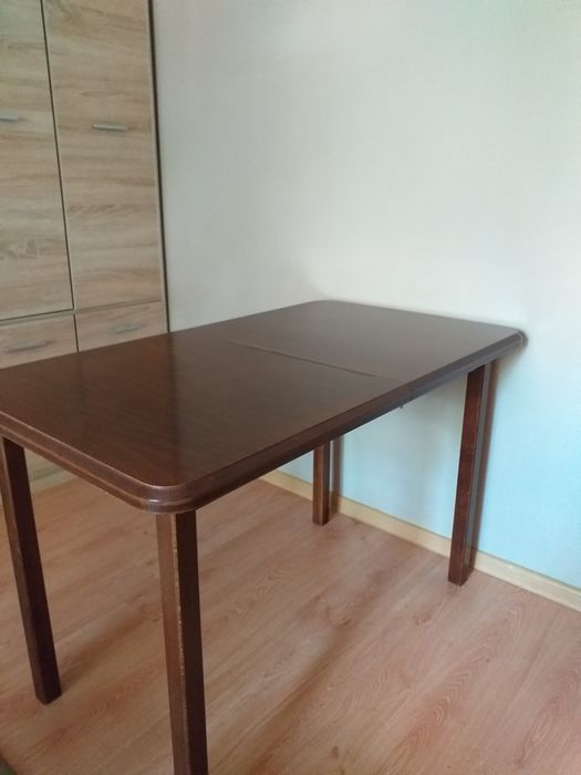 Stół drewniany rozsuwany