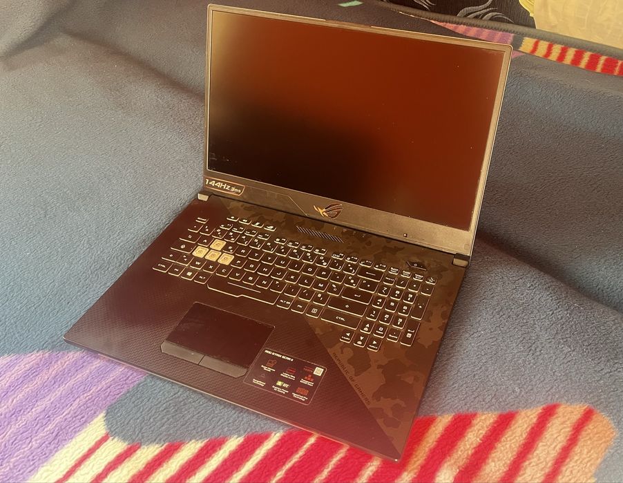 Игровой ноутбук Asus rog scar 2 17.3 16gb 144hz i7-8750h 2060 gl704gv