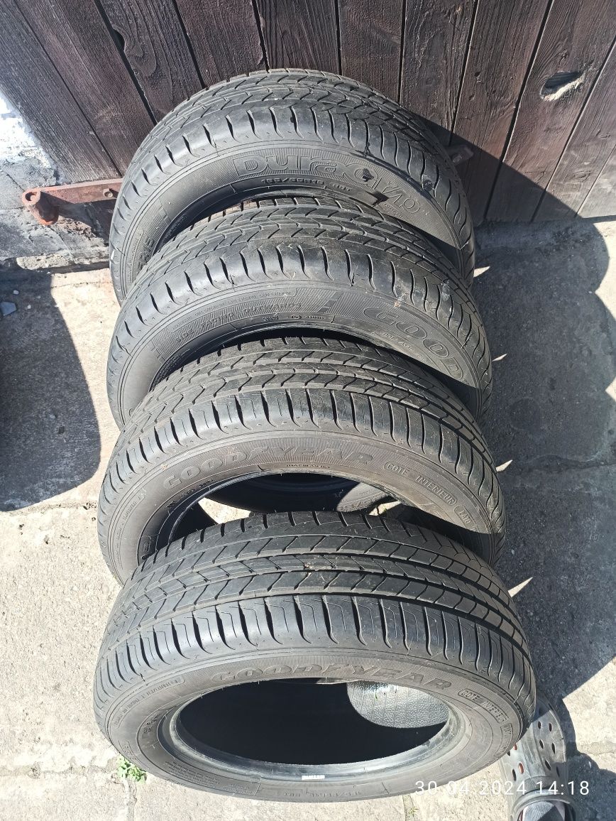 186/65R15 88T Goodyear Ultra Grip lato