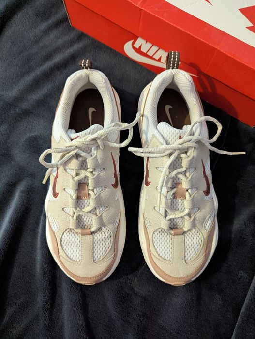 Кроссовки Nike TECH HERA