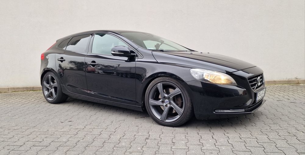 Volvo V40 D4 190 KM 2014r R-Design