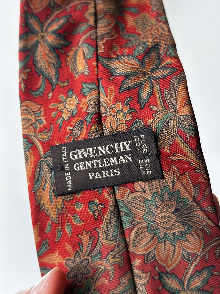 Givenchy шовкова краввтка
