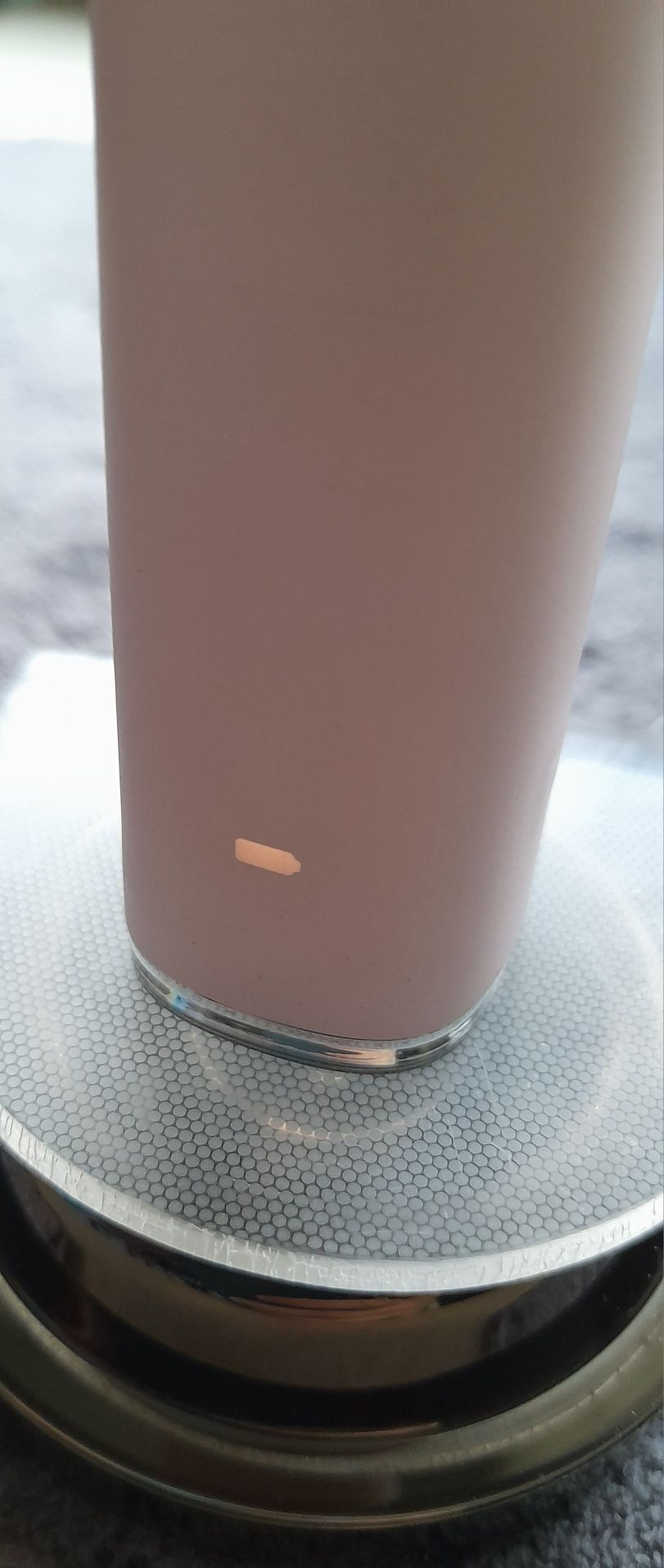 Аккумуляторная зубная щётка Philips Sonicare HX 993 P.