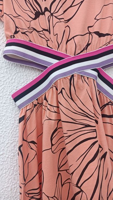 Vestido com aberturas laterais Sisley