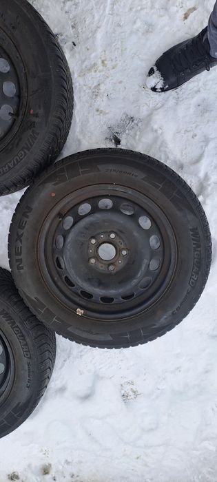 Felgi stalowe 16 5x112 z oponami Nexen 215/60r16