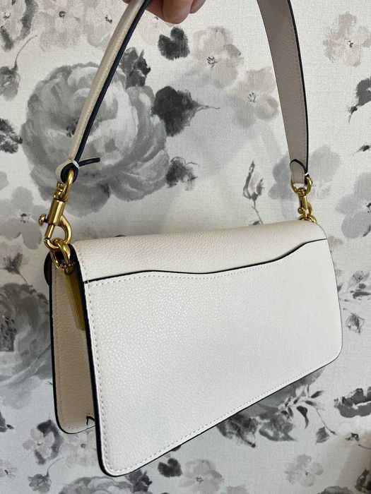 Сумка Coach Tabby Shoulder Bag 26 Біла