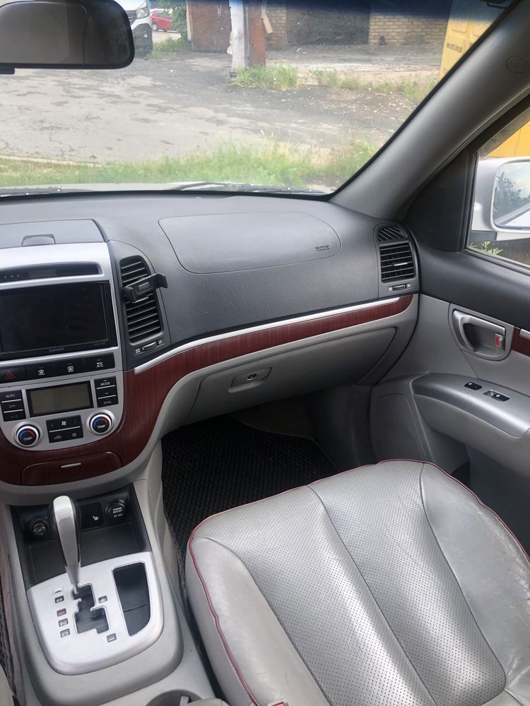 Продам Hyundai Santa Fe 2