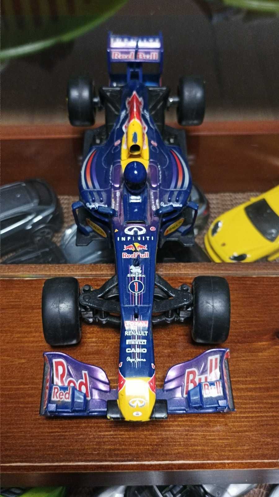 Miniatura F1 Infiniti Red Bull Racing RB9 escala 1/24