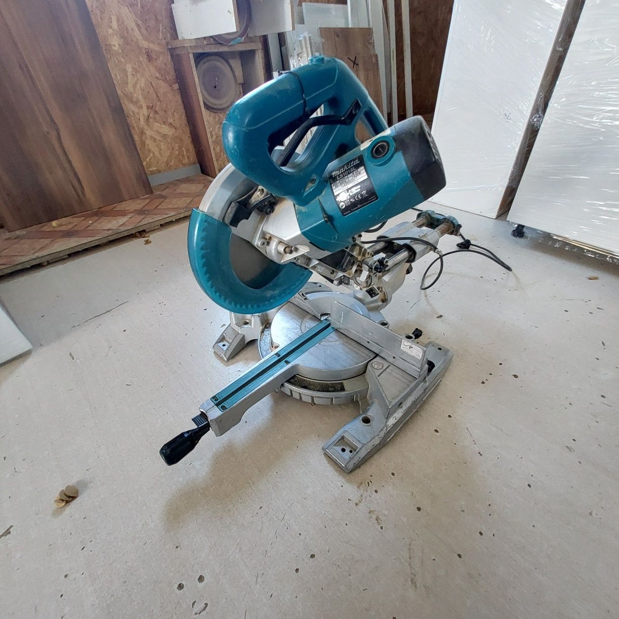 Ukosnica makita LS1018L