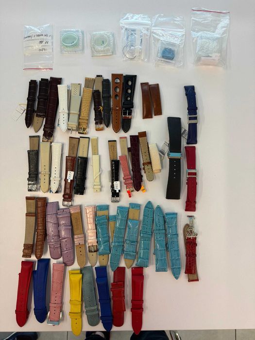 Новые, брендовые, кожаные ремешки для часов