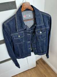 ciemny jeans kurtka jeansowa