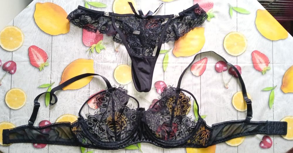 Komplet Bielizny Stanik Stringi