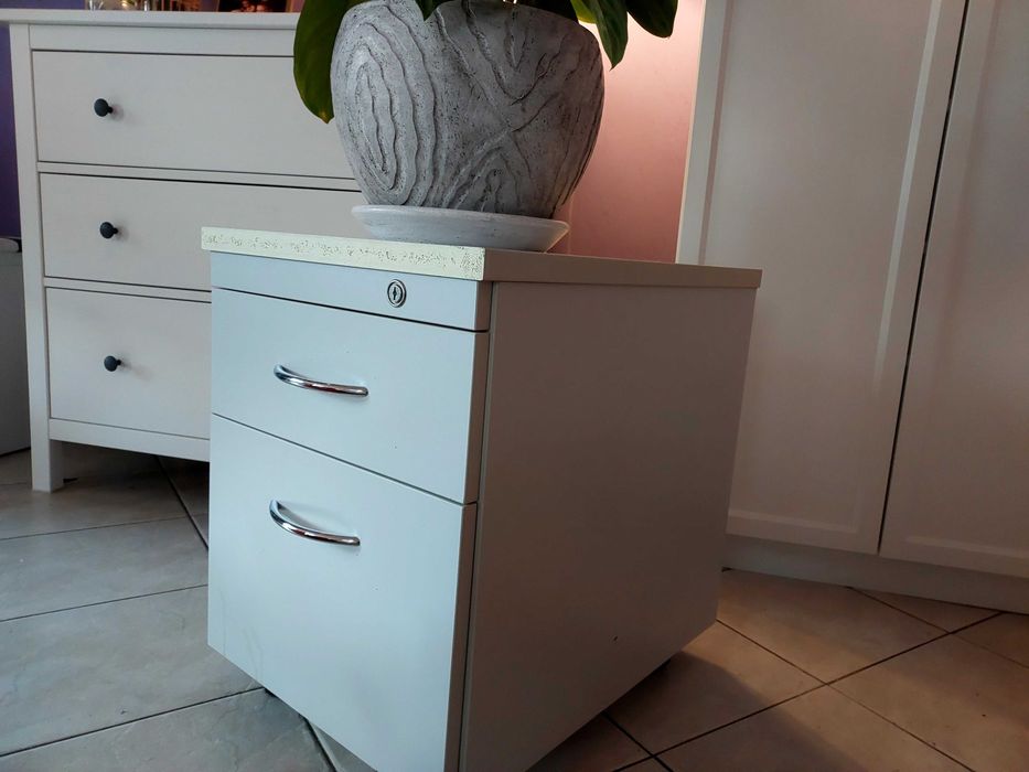 Kontenerek pod biurko