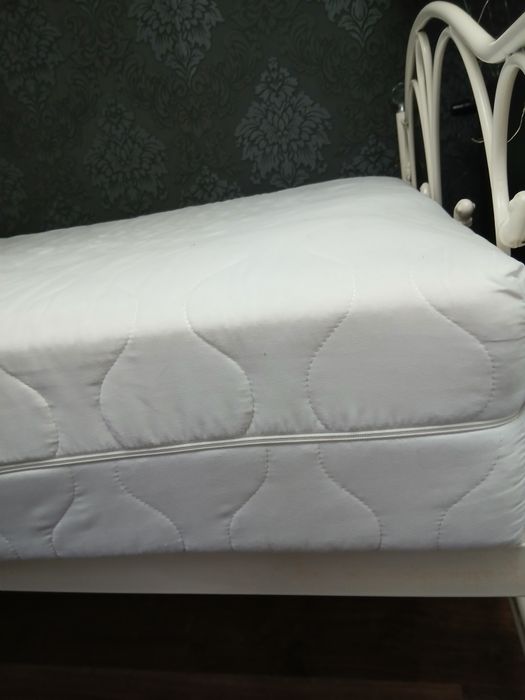 Metalowe białe łóżko Glamour plus Materac i stelaż