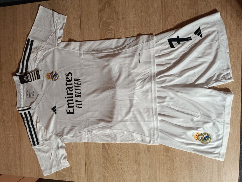 Komplet piłkarski Real Madryt VINI JR Adidas