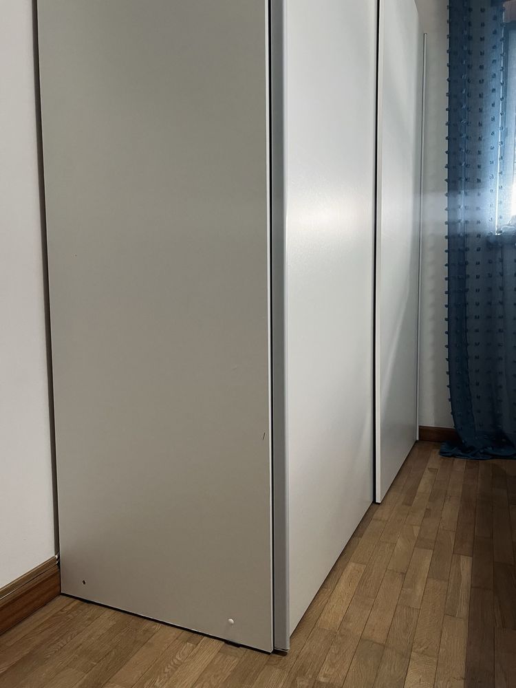 Vendo Armário com pouco uso