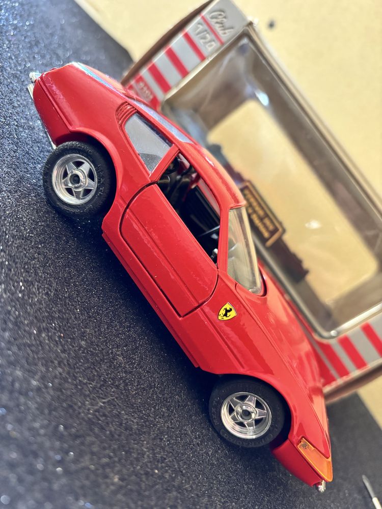 Ferrari 365 gtb4 Daytona 1/24
