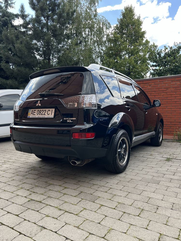 Mitsubishi Outlander XL