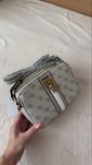 Сумочка кросс боди Guess
