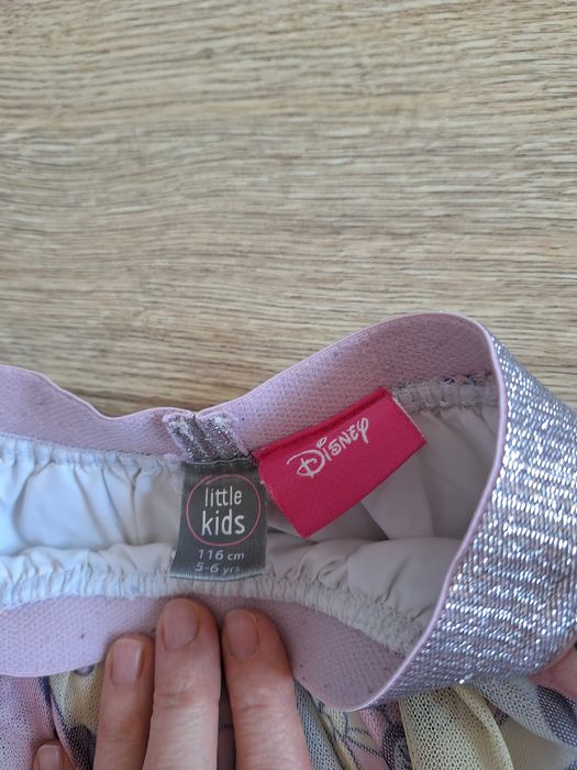 Sprzedam spódniczkę  dziewczęcą