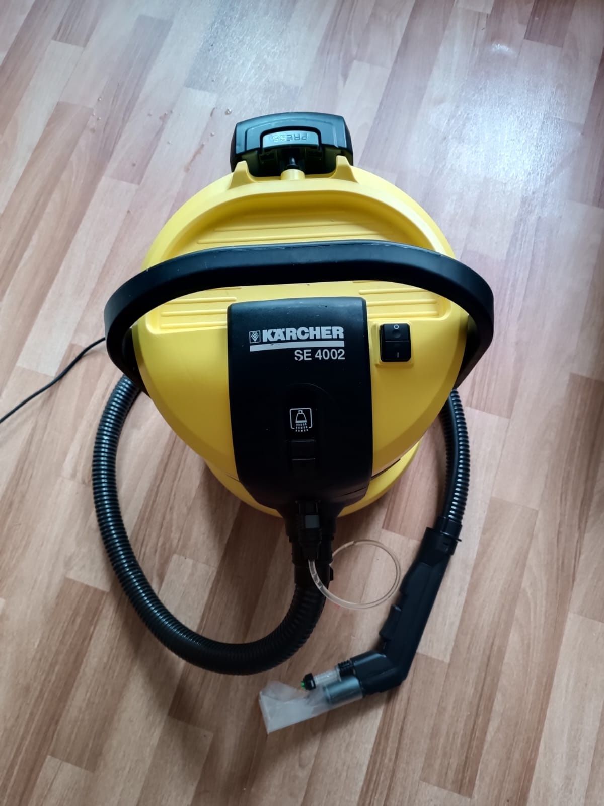 Odkurzacz piorący Karcher 4002