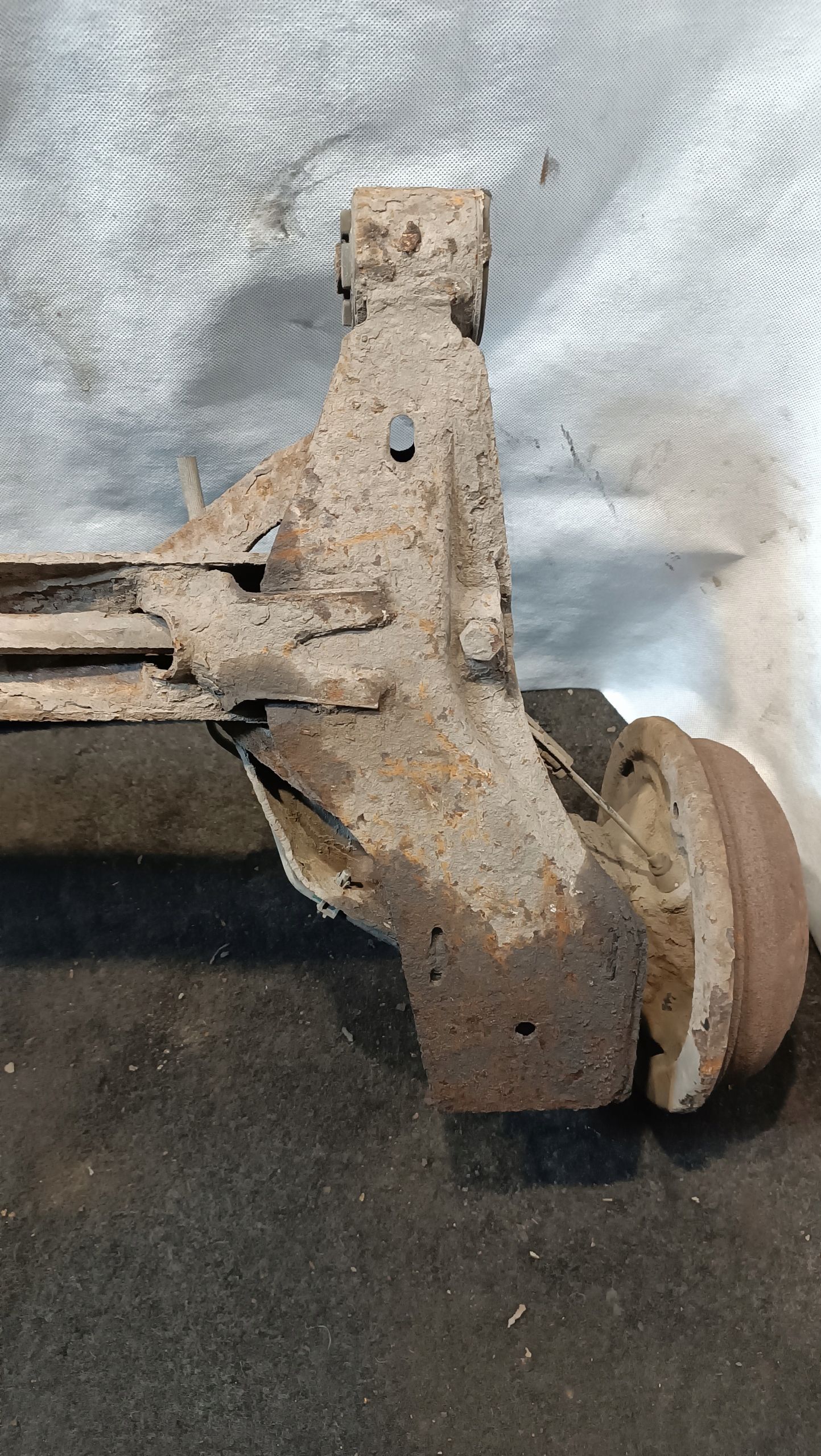 Belka Tylnego Zawieszenia Opel Corsa C 1.0B 2001r bębny