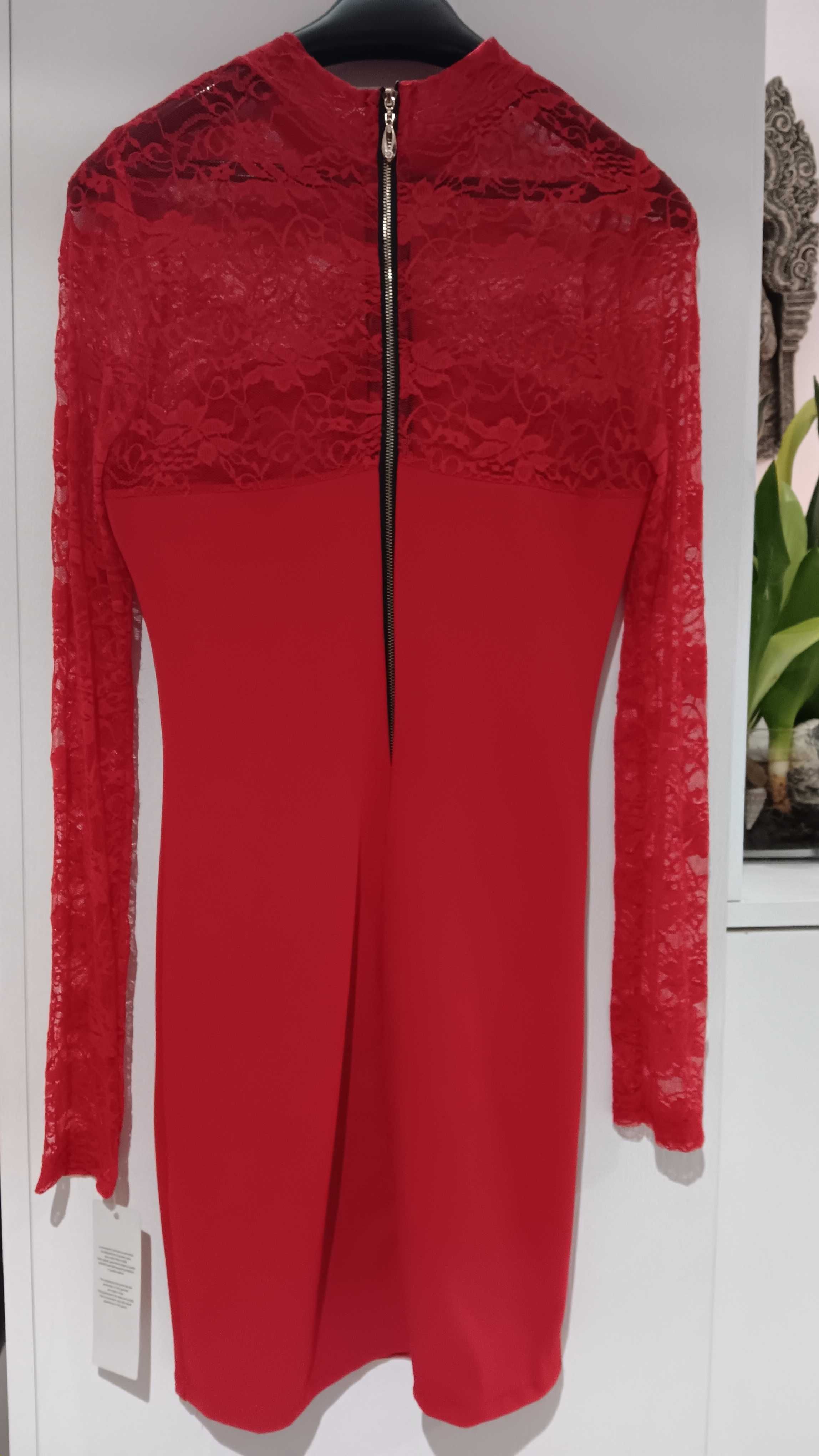 Vestido vermelho com renda