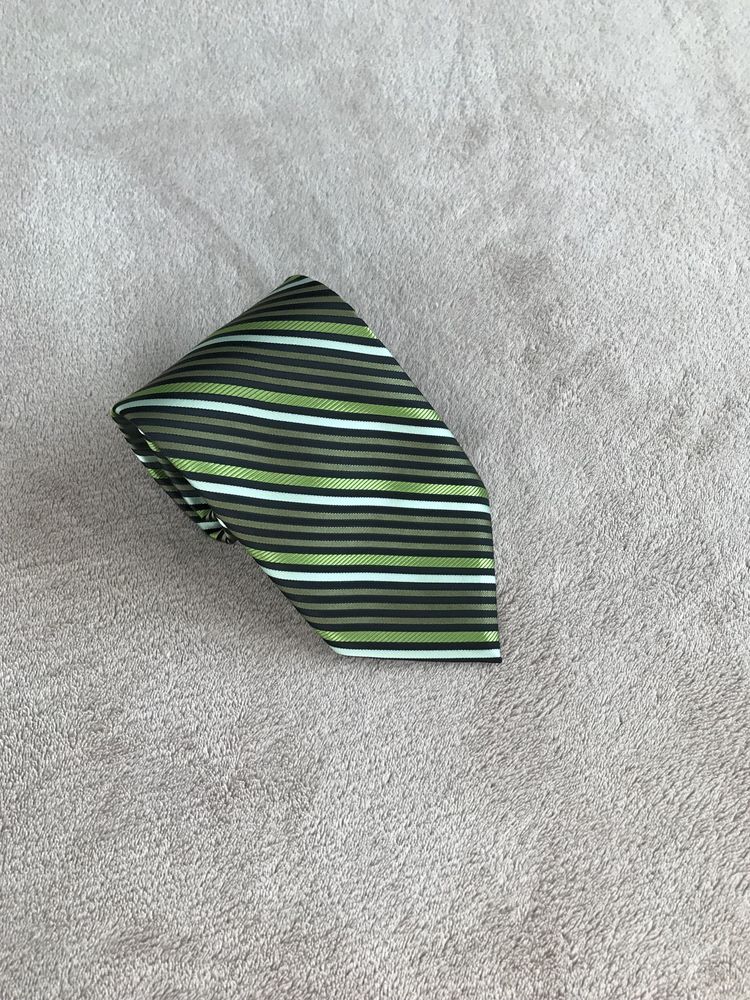 Ciemnozielony krawat w paski męski żakardowy