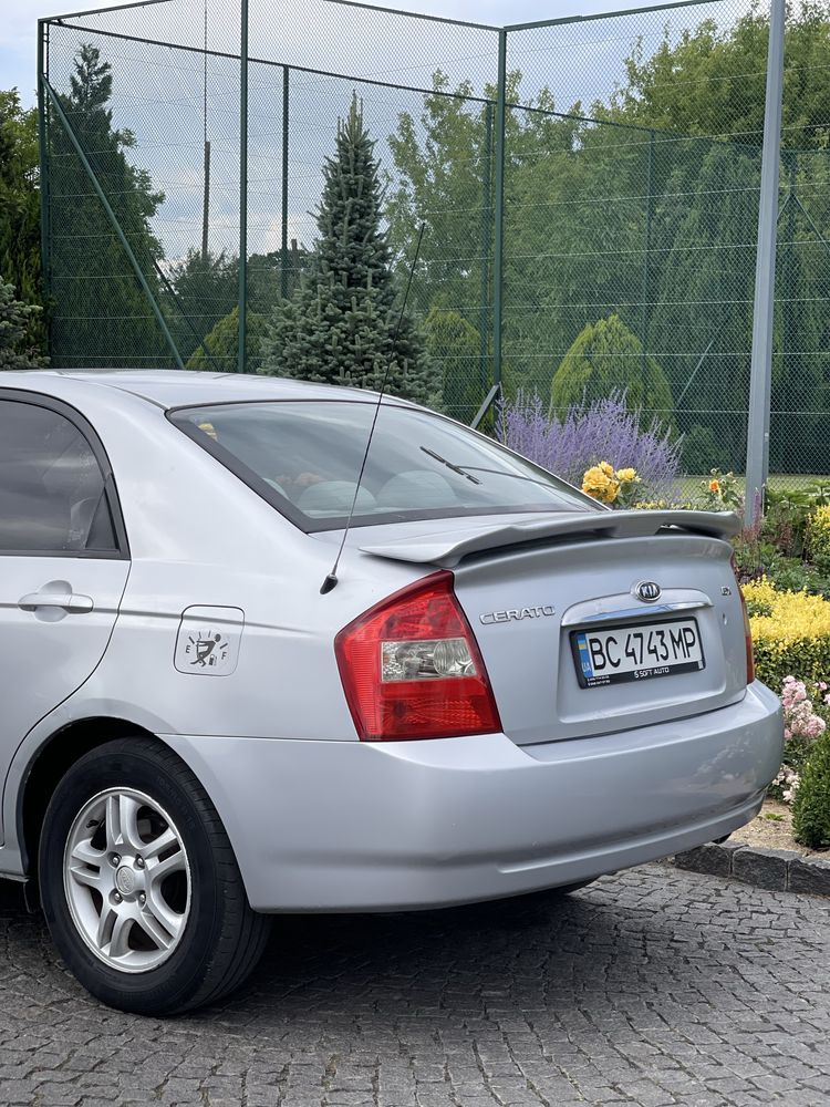 Продам Kia Cerato 1.6 в Дуже Гарному стані , Обслужена!