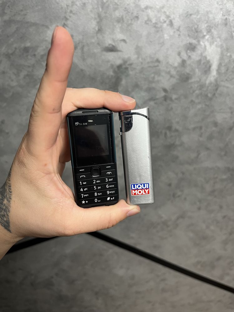 Міні телефон на 3 сім карти servo bm5310