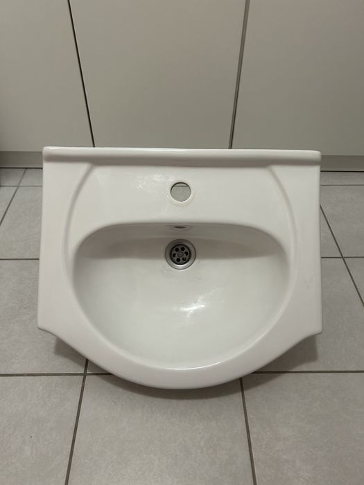 Zlew lazienkowy nowy biały